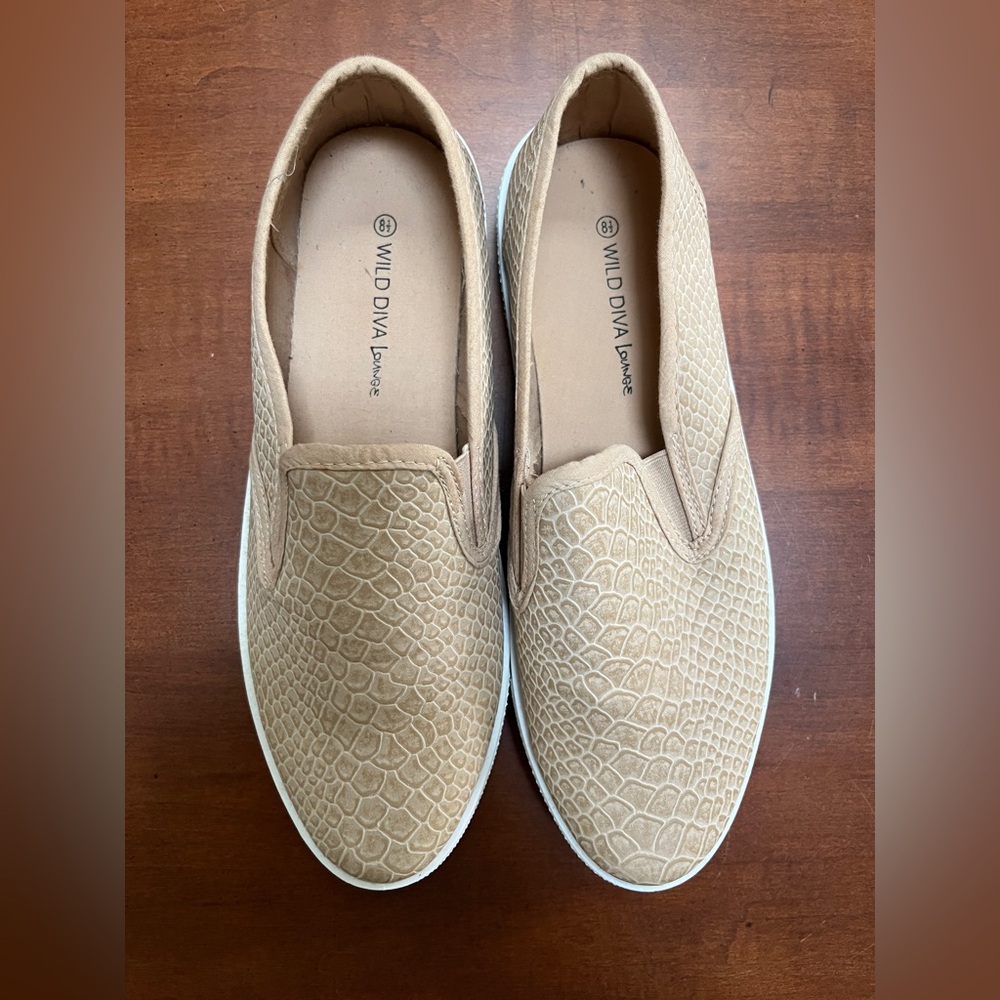 DIVA Lounge Textured Tan Slip-On Sneakers